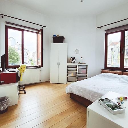 Room At Chicken'S Shared Appartment Βρυξέλλες Εξωτερικό φωτογραφία